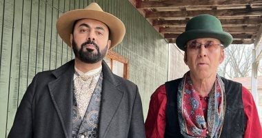 مشاهد تبادل لإطلاق النار تجمع محمد كريم مع نيكولاس كيدج وستيڤن دورف فى Gunslingers