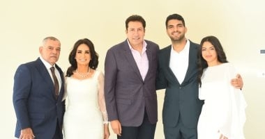 أمل رزق تحتفل بعقد قران ابنتها بحضور النجوم.. صور