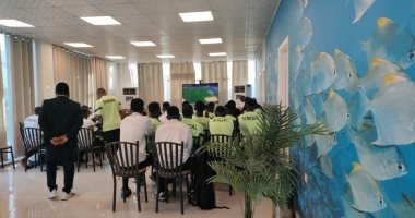 محاضرة فنية للاعبي السنغال قبل مواجهة غانا بكأس أمم أفريقيا للشباب