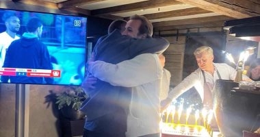 كيف احتفل هارى كين بأول لقب فى مسيرته بعد فوز بايرن ميونخ بالدورى.. فيديو