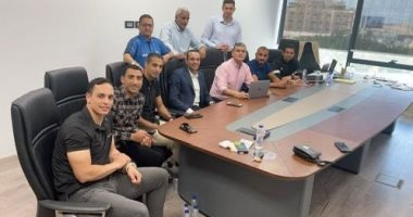 أوسكار رويز يجري تحليل أداء 6 حكام ساحة اليوم باتحاد الكرة