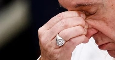 خاتم الصياد.. تدمير خاتم البابا فرانسيس بعد 16 يوما من وفاته "فيديو وصور"