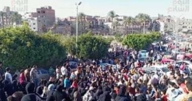 تشييع جثامين شابين صدمهما قطار أثناء عبورهما السكة الحديد من مكان مخالف بطوخ