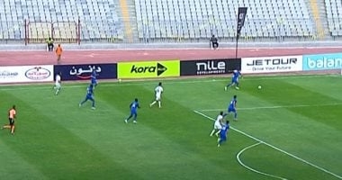 إنبي يتقدم على سموحة بلدغة حتحوت فى الشوط الأول