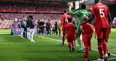 ممر شرفي من أرسنال لنجوم ليفربول احتفالا بأبطال الدوري الإنجليزي.. فيديو