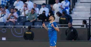 الهلال ضد العروبة.. ميتروفيتش يسجل هدف التقدم في الشوط الأول بالدوري السعودي
