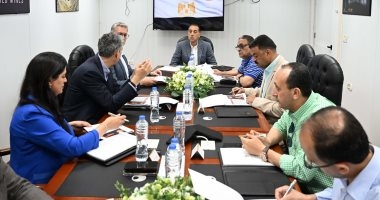 رئيس الوزراء يجتمع مع الرئيس التنفيذى لشركة "أنجلو جولد أشانتى"