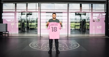 منافس الأهلي.. إنتر ميامي يجدد عقد جوردي ألبا حتى 2027