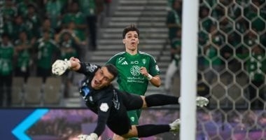الأهلي يزيد أوجاع الخلود في الدوري السعودي برباعية مثيرة.. فيديو