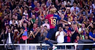 لامين يامال يرتدى الرقم 10 ويوقّع عقدا تاريخيا مع برشلونة فى عيد ميلاده الـ18