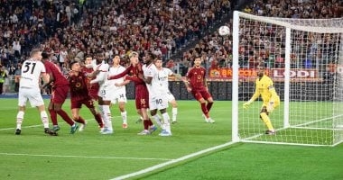 شوط ناري بين روما ضد ميلان في الدوري الإيطالي.. فيديو