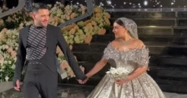 مسلم بعد حفل زفافه: بحب أكون مختلف في ملابسي وفني