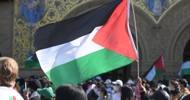 طلاب بجامعة ستانفورد الأمريكية يواصلون إضرابهم عن الطعام دعما لغزة