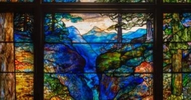 متحف كريستال بريدجز يستحوذ على نافذة كنيسة فى تكساس تعود إلى عام 1917