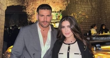 زوجة مسلم تنفى شائعات طلاقهما بعد ساعات من الزواج: عمرى ما هتخلى عنه