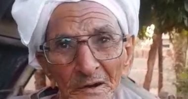 عميد خيالة قنا.. قصة 70 عاما قضاها العم مطاوع فى تربية الخيل.. فيديو