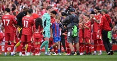 مكة وكيان تشاركان محمد صلاح فى الممر الشرفى أمام كريستال بالاس.. فيديو