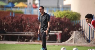 عبد العزيز يطالب لاعبى سموحة بـ"أداء رجولي" رغم إلغاء الهبوط