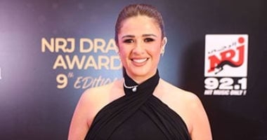 تكريم ياسمين عبد العزيز وصناع "وتقابل حبيب" فى حفل جوائز "كأس إنرجى للدراما"