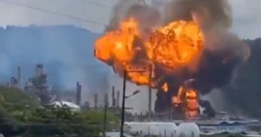 إصابة 5 أشخاص وإجلاء السكان بعد اندلاع حريق بخزان وقود فى الإكوادور.. فيديو
