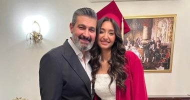 ياسر جلال يحتفل بتخرج ابنته قدرية من الثانوية العامة الألمانية.. صور