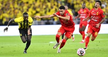 الاتحاد ضد القادسية.. النمور يتفوق 2 - 1 في شوط أول مثير بنهائي كأس خادم الحرمين