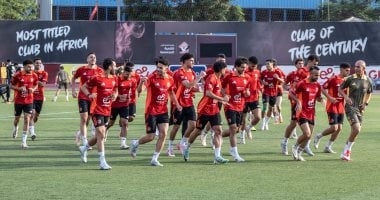 بعثة الأهلى تغادر مطار دبى إلى أمريكا للمشاركة فى كأس العالم للأندية
