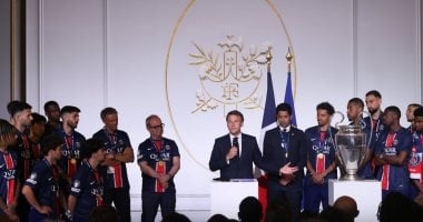 الرئيس الفرنسي ماكرون يستقبل باريس سان جيرمان بعد التتويج بدوري الأبطال