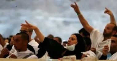 هل يجوز للمرأة أن توكل زوجها فى رمى الجمرات؟