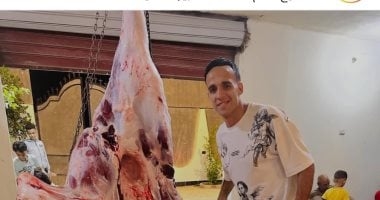 ناصر منسى يحتفل بالعيد بصورة من ذبح الأضحية