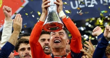 مراسم تتويج منتخب البرتغال بدوري الأمم الأوروبية.. رونالدو يرفع الكأس