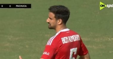 الظهور الأول لـ بن رمضان بقميص الأهلى فى ودية باتشوكا.. صورة