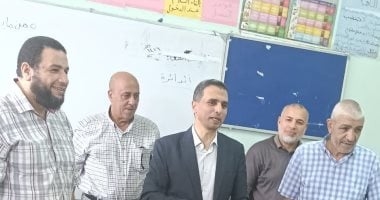 وكيل تعليم كفر الشيخ يوجه بالدقة فى تصحيح أوراق الشهادة الإعدادية.. صور