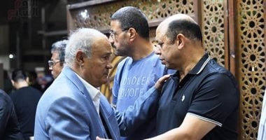 مجلس إدارة الزمالك بالكامل فى عزاء والد محمد طارق.. صور