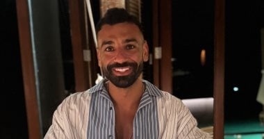 محمد صلاح يحتفل بعيد ميلاده الـ33 بـ"ميني تورتة"