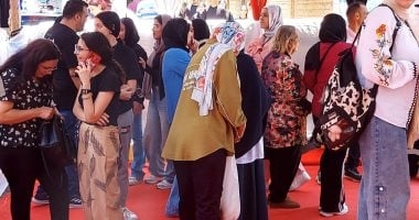 طلاب الثانوية العامة: امتحان الدين يفوق التربية الوطنية فى السهولة