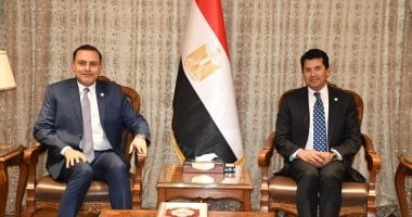 وزير الشباب والرياضة يستقبل السفير القطري بالقاهرة