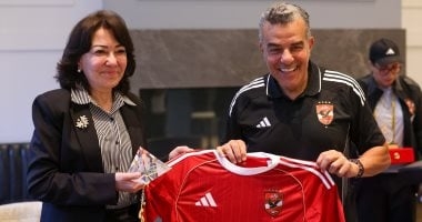 قنصل مصر فى نيويورك يدعم بعثة الأهلي فى كأس العالم للأندية.. صور