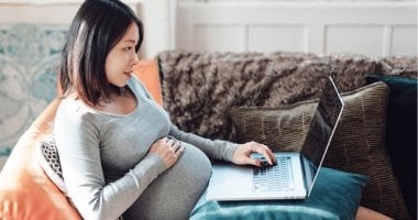 لو حامل وشغلك من البيت.. هذه الطريقة ممنوعة فى استخدام اللاب ونصائح مهمة