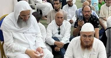 شاهد حزن الشيخ محمد حسان على فراق والدته قبل تشييع جثمانها فى الدقهلية