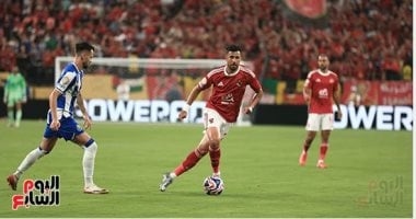 رياضة عالمية / شاهد.. هجوم جماهير بورتو على الرئيس بواش واللاعبين بعد التعادل مع الأهلي