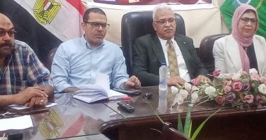 وكيل تعليم الإسماعيلية يتابع امتحانات الثانوية العامة من غرفة العمليات