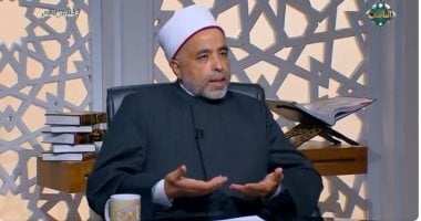 هل عدم الخشوع في الصلاة يُبطلها؟.. أمين الفتوى يجيب "فيديو"