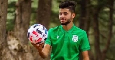 استقبال خاص من لاعبي المصري للجزائري منذر طمين