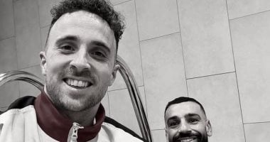 السيلفى الأخير بين محمد صلاح وجوتا في ليفربول
