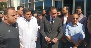 نائب وزير الصحة يتفقد مستشفى الباجور للاطمئنان على مصابى حادث الطريق الإقليمى.. فيديو
