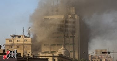 حريق فى سنترال رمسيس.. المعاينة الأولية: النيران التهمت مكاتب إدارية في الطابق السابع داخل المبنى.. "الحماية المدنية" تحاول عمليات الإخماد ومنع امتداده لأماكن أخرى
