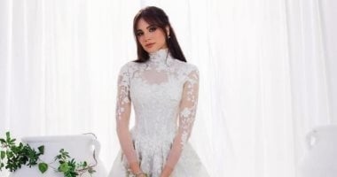 سر ظهور آمال ماهر بفستان زفاف أبيض.. اعرف الحكاية