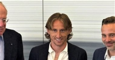 رسميا.. ميلان يعلن ضم الكرواتي لوكا مودريتش حتى 2026