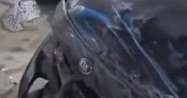تهشم سيارات بعد اصطدام مينى باص بها فى حدائق القبة.. صور